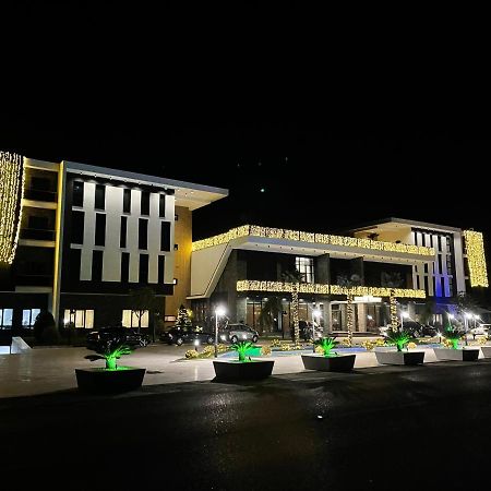 Deluxe Resort And Spa Koplik Ngoại thất bức ảnh