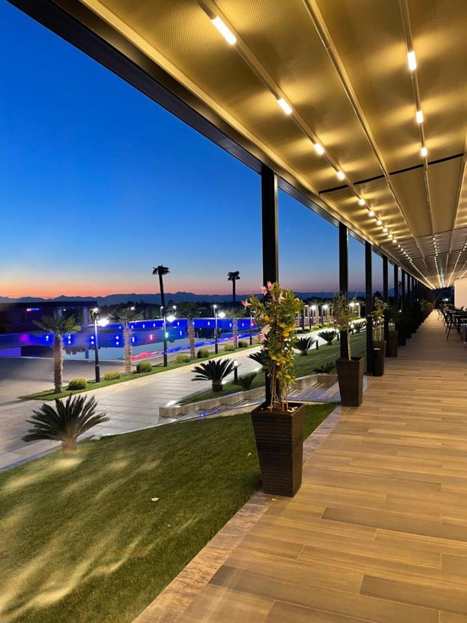 Deluxe Resort And Spa Koplik Ngoại thất bức ảnh