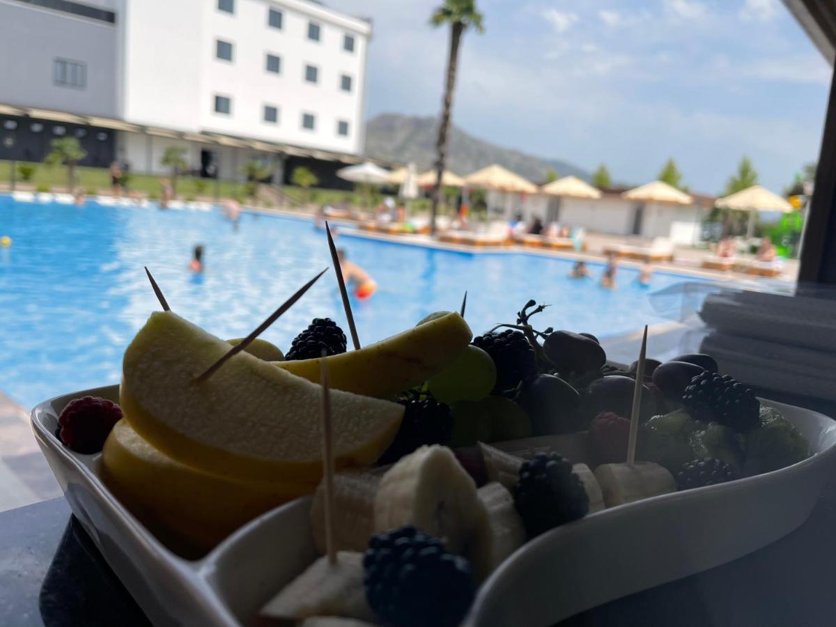 Deluxe Resort And Spa Koplik Ngoại thất bức ảnh