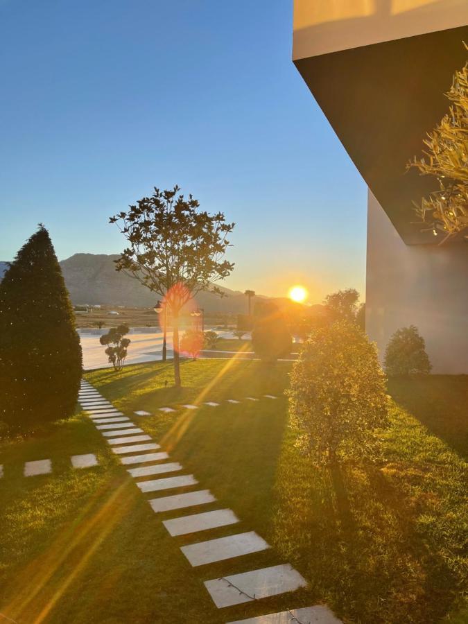 Deluxe Resort And Spa Koplik Ngoại thất bức ảnh
