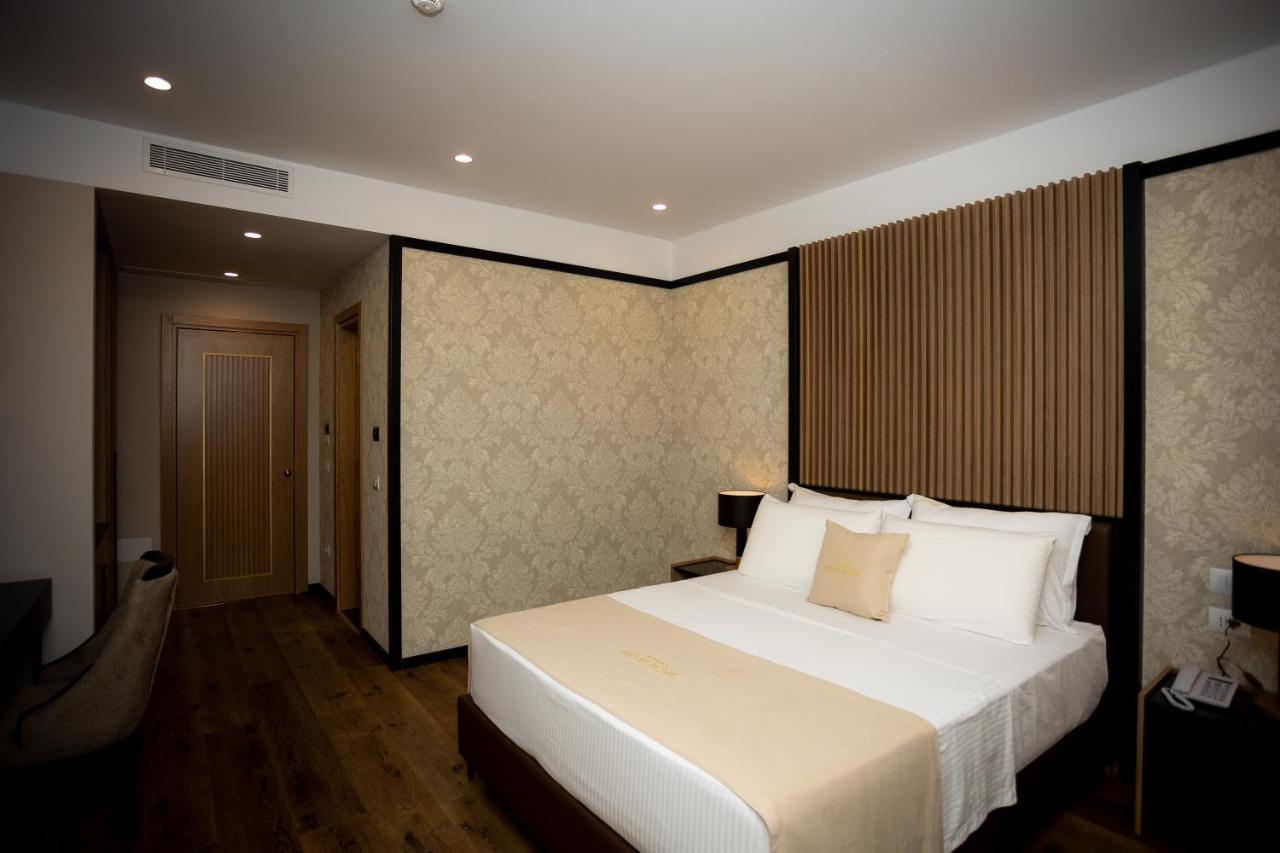 Deluxe Resort And Spa Koplik Ngoại thất bức ảnh