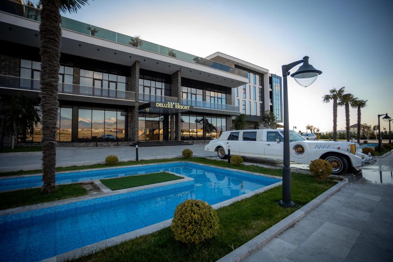 Deluxe Resort And Spa Koplik Ngoại thất bức ảnh