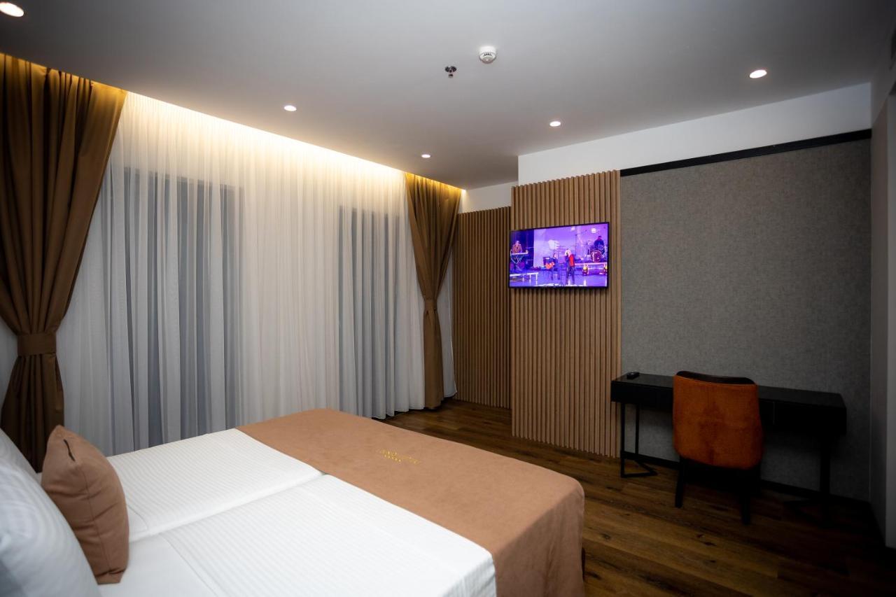 Deluxe Resort And Spa Koplik Ngoại thất bức ảnh