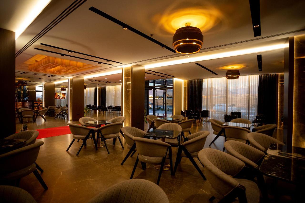 Deluxe Resort And Spa Koplik Ngoại thất bức ảnh