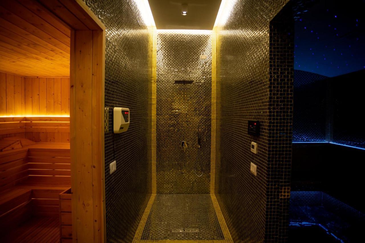 Deluxe Resort And Spa Koplik Ngoại thất bức ảnh